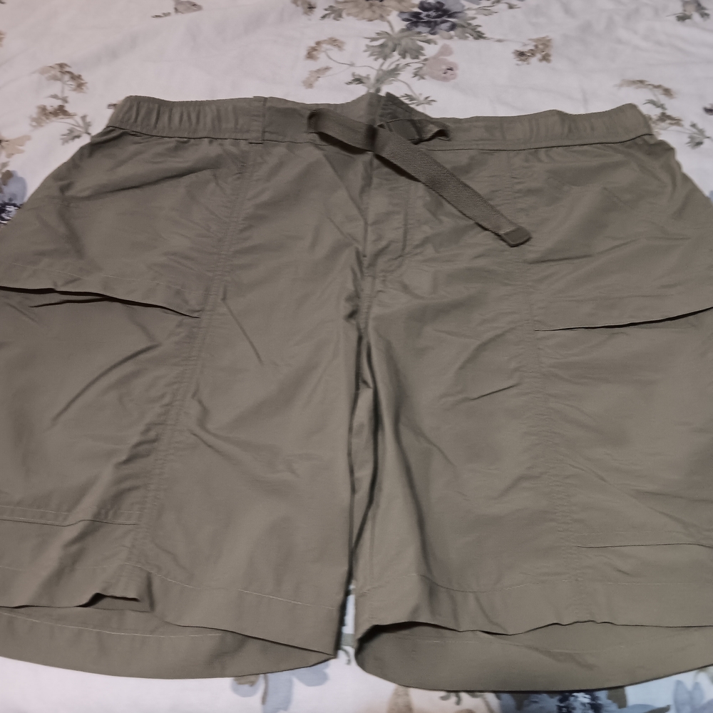 Eddie Bauer Tan Cargo Shorts Lightweight Casual